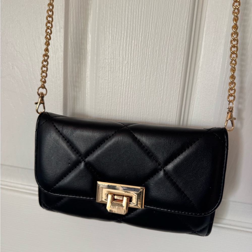 Kelly & Katie Black Quilted Crossbody Bag